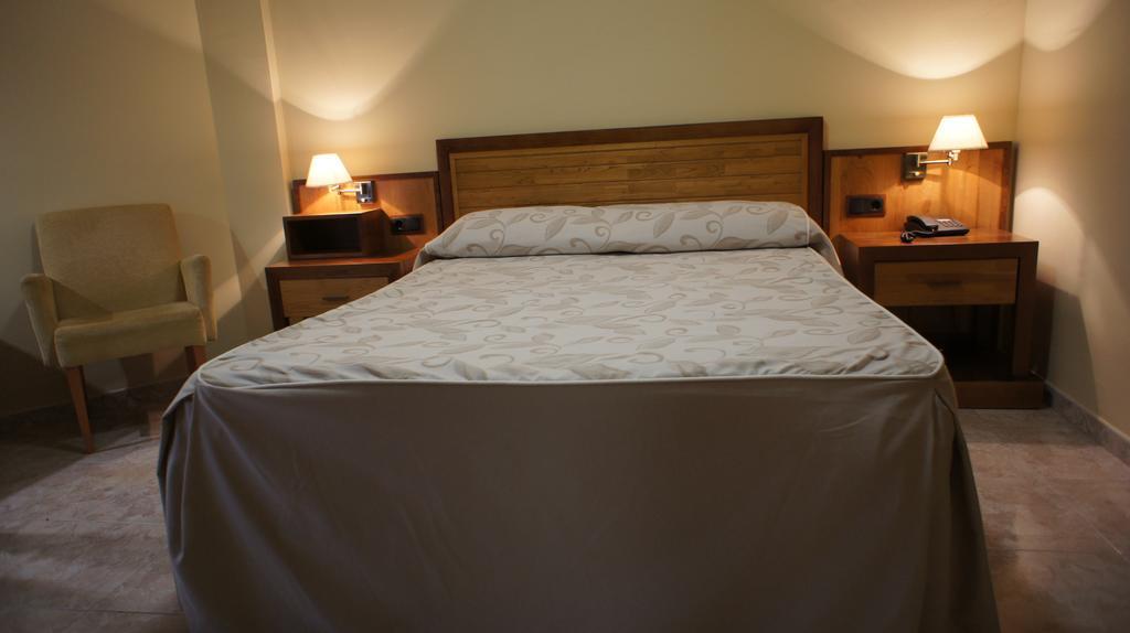 Hotel Puente Romano Alcântara Quarto foto